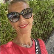 Laureata e di madrelingua vorrei essere utile a chi non conosce la nostra splendida lingua